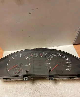 Audi A4 S4 B5 8D Speedometer (instrument cluster) 8D0919033A H0904002