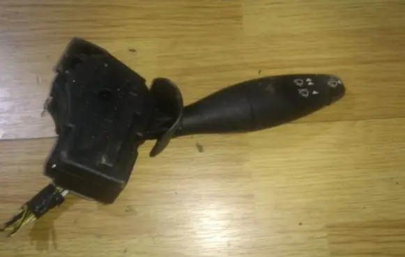 Ford Focus Wiper control stalk 98AG17A553CC