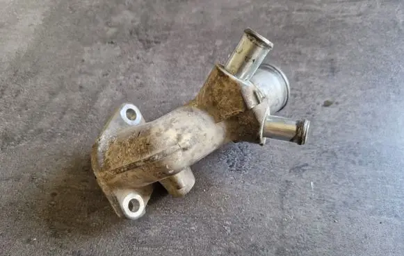 Toyota Hilux (AN10, AN20, AN30) Engine coolant pipe/hose