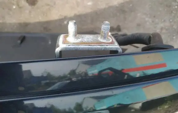 Hyundai Santa Fe Tailgate/trunk/boot hinge