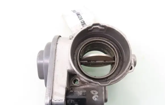 Volkswagen Golf V Throttle body valve 038128063G