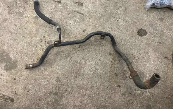 Subaru Forester SF Engine coolant pipe/hose