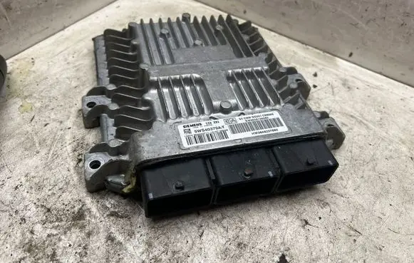 Peugeot 607 Engine control unit/module 9658198080