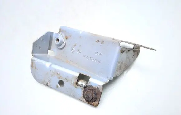 Renault Zoe Fender mounting bracket 620435786R