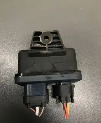 Mazda 3 II Glow plug pre-heat relay SH0118650 K4243