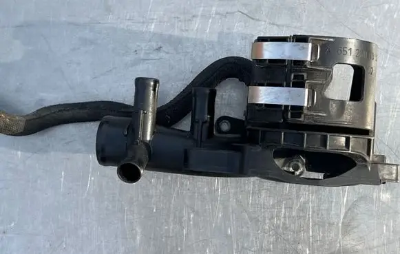 Mercedes-Benz Sprinter W906 Fuel filter bracket/mount holder A6512001056
