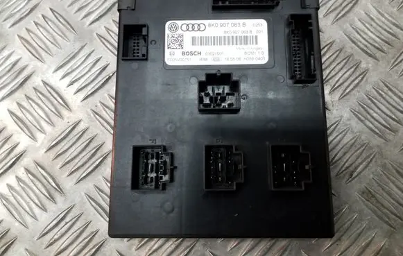 Audi A4 S4 B8 8K Comfort/convenience module 8K0907063B
