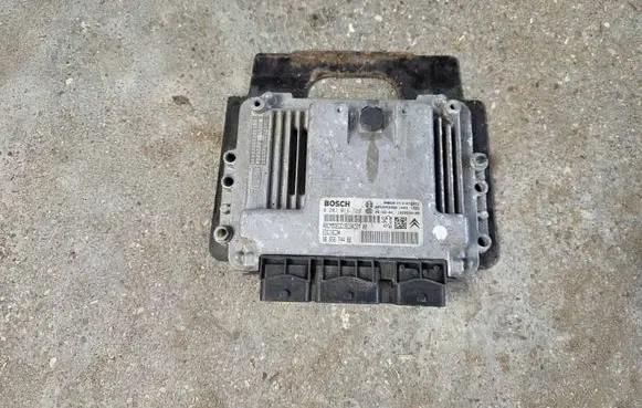 Citroen C4 I Engine control unit/module 9665674480