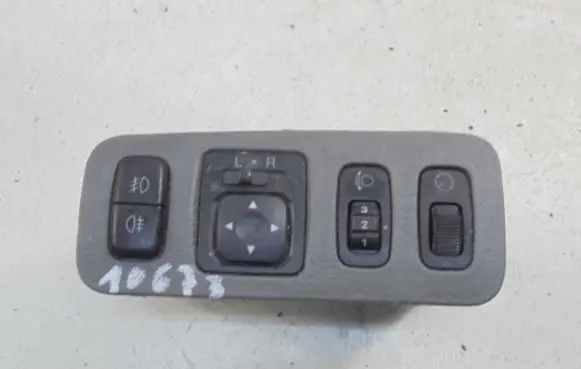 Mitsubishi Space Runner Wing mirror switch MR190956