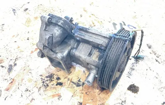 BMW 3 E46 Power steering pump 6756611