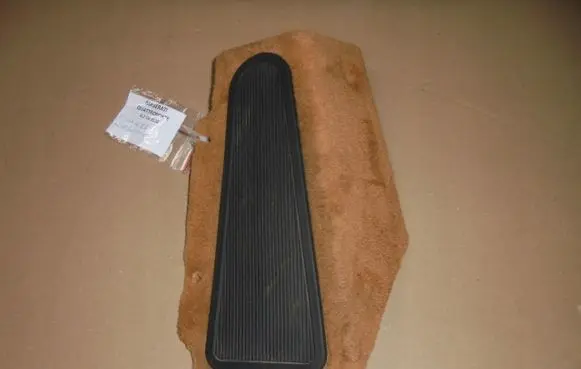 Maserati Quattroporte Foot rest pad/dead pedal 