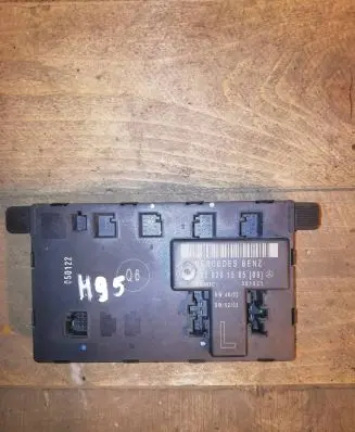 Mercedes-Benz C W203 Door control unit/module 2038201585 351321