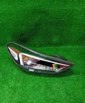 Hyundai Tucson TL Headlight/headlamp 92102D7700