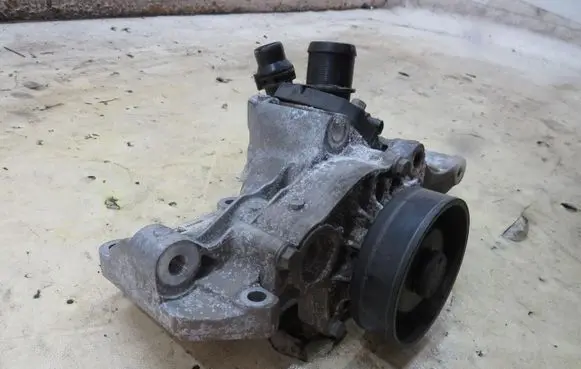 Mini One - Cooper F56 F55 Water pump 8601366