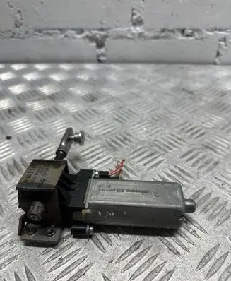 Porsche Cayenne (92A) Seat adjustment motor 0390203220