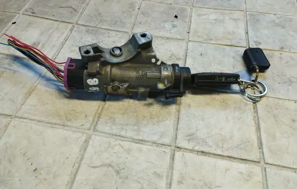 Audi A4 S4 B6 8E 8H Ignition lock 4B0905851F
