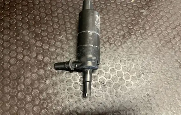 BMW 5 F10 F11 Headlight washer pump 7217792 3323525 13264011