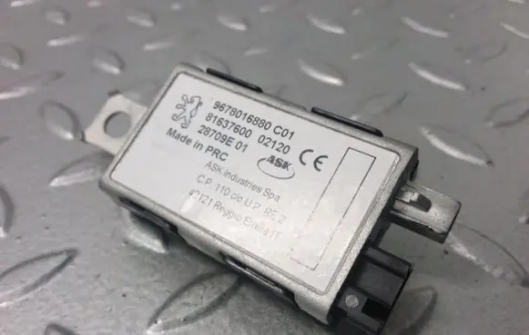 Citroen C5 Aircross Aerial antenna amplifier 9678016880 81637600