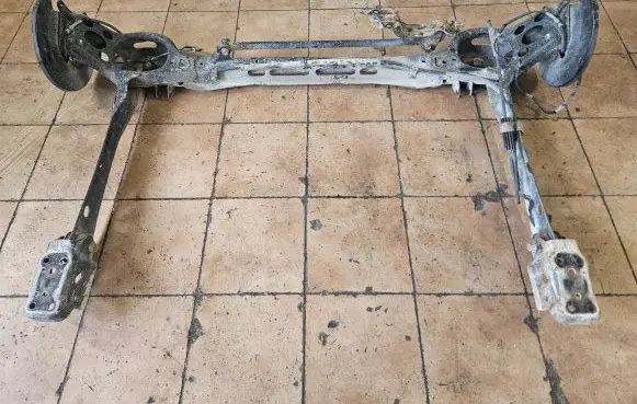 Chrysler Town u0026 Country V Rear axle beam 