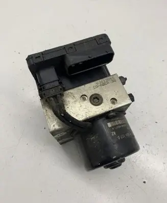 Volkswagen Golf IV ABS Pump 1J0907379P 1J0614117D