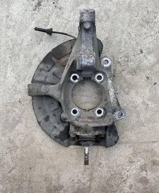 Volvo V70 Front wheel hub