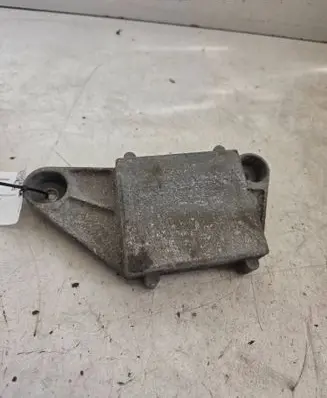 Jaguar XE Rear differential/diff mount bracket GX734B148CB