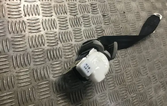 Toyota Corolla Verso AR10 Third row seat belt 