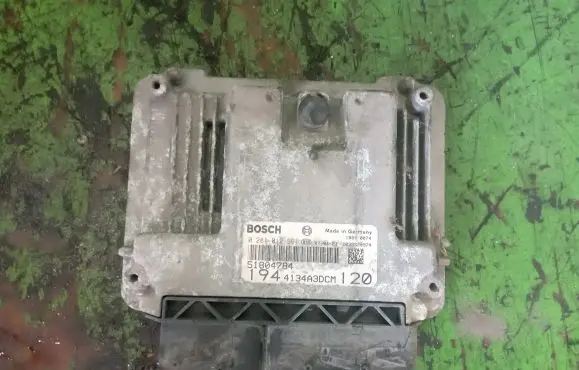 Fiat Croma Engine control unit/module ECU 51804784