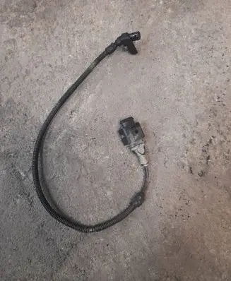Volkswagen Golf IV Crankshaft speed sensor 