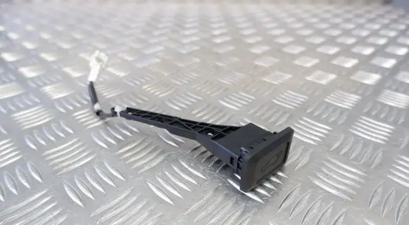 Toyota RAV 4 (XA40) Tailgate opening switch 8493042040