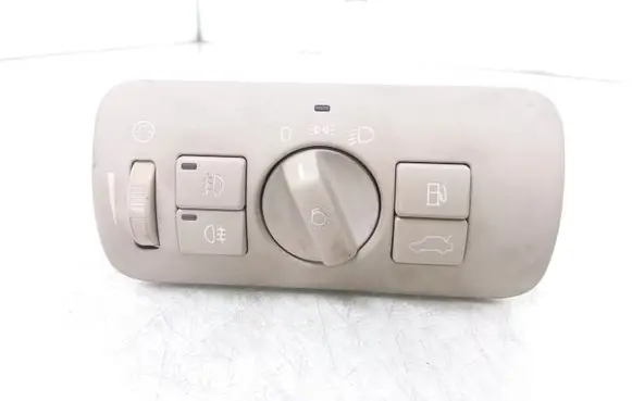 Volvo V70 Light switch 30739422