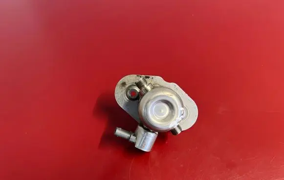 BMW X1 F48 F49 Fuel injection high pressure pump 7636881 13517636881