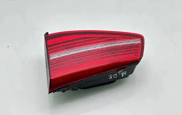 Volkswagen PASSAT B8 Tailgate rear/tail lights 3G9945308