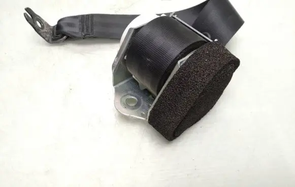 Ford Fiesta Rear seatbelt 8V51A611B68AG 33005419 33035173b