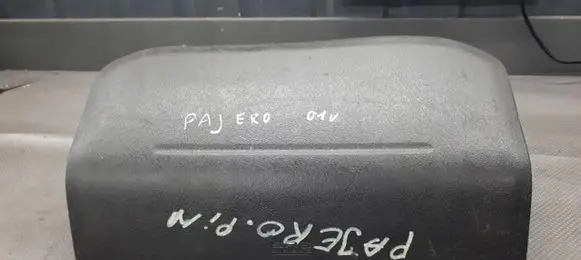 Mitsubishi Pajero Passenger airbag