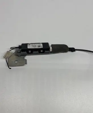 Volkswagen Touran I Aerial antenna amplifier 1T0035577P 28076370 300708