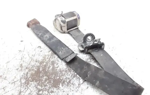 Hyundai Galloper Third row seat belt 
