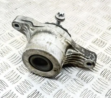 Maserati Ghibli Engine mount bracket 0A236