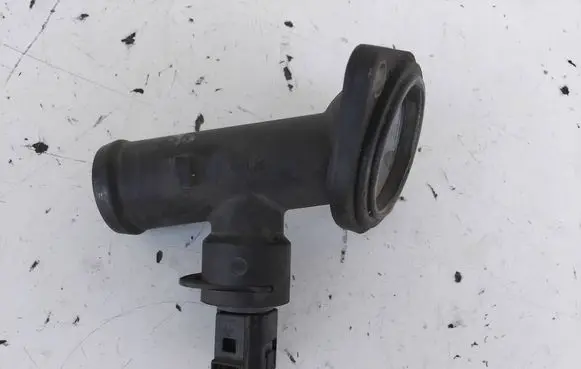 Audi A3 S3 8P Thermostat/thermostat housing 03G121121D 03L121121A
