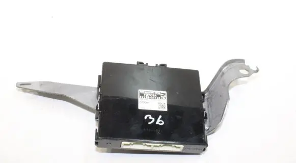 Toyota Avensis T270 Engine control unit/module 8969005160