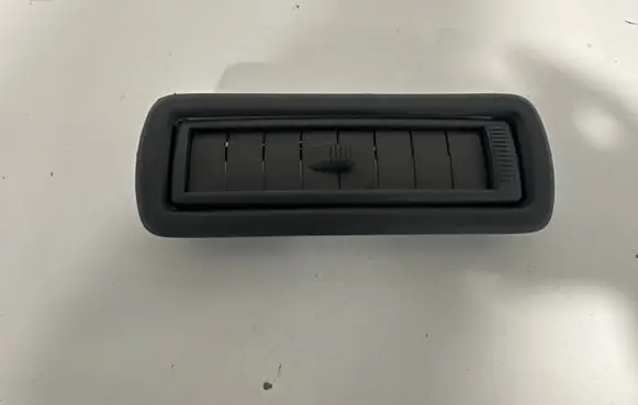 Toyota Sienna XL40 IV Air vent grill in roof 636100E010B0 636100E010 629810E010