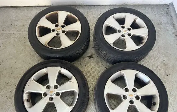 Chevrolet Cruze R17 alloy rim 