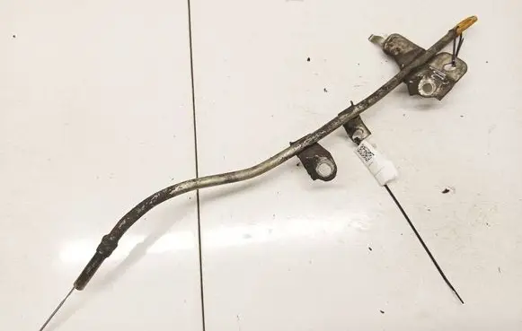 Toyota Auris 150 Oil level dip stick 