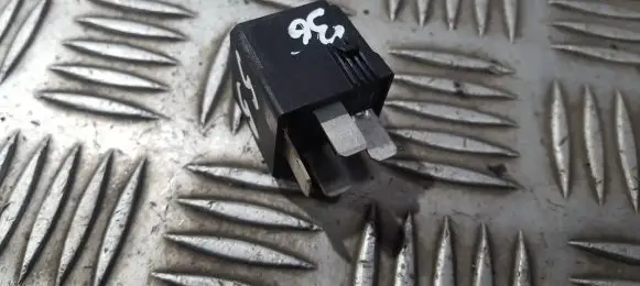 Mercedes-Benz CLK A209 C209 Other relay A0025421319 4RA007791-00