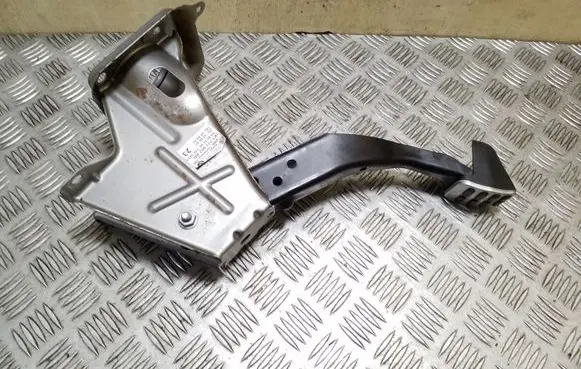 Skoda Octavia Mk2 (1Z) Brake pedal 1K1721057AN
