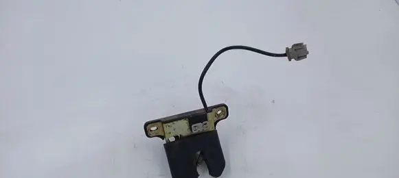 Subaru Impreza I Tailgate/trunk/boot lock/catch/latch