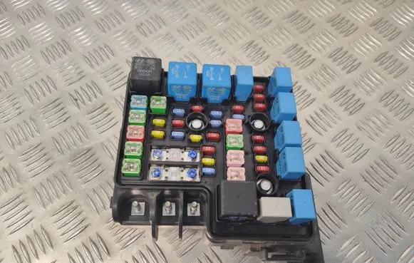 KIA Ceed Fuse module 919502H020