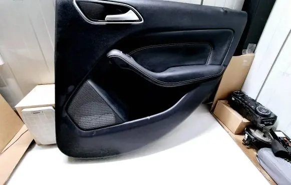 Mercedes-Benz B W246 W242 Front door card panel trim
