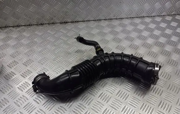 Renault Megane II Air intake hose/pipe 8200500384A