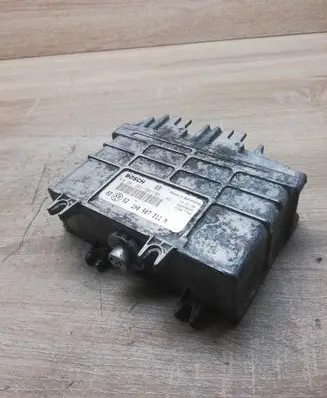 Volkswagen Golf III Engine control unit/module ECU 1H0907311N 0261203705